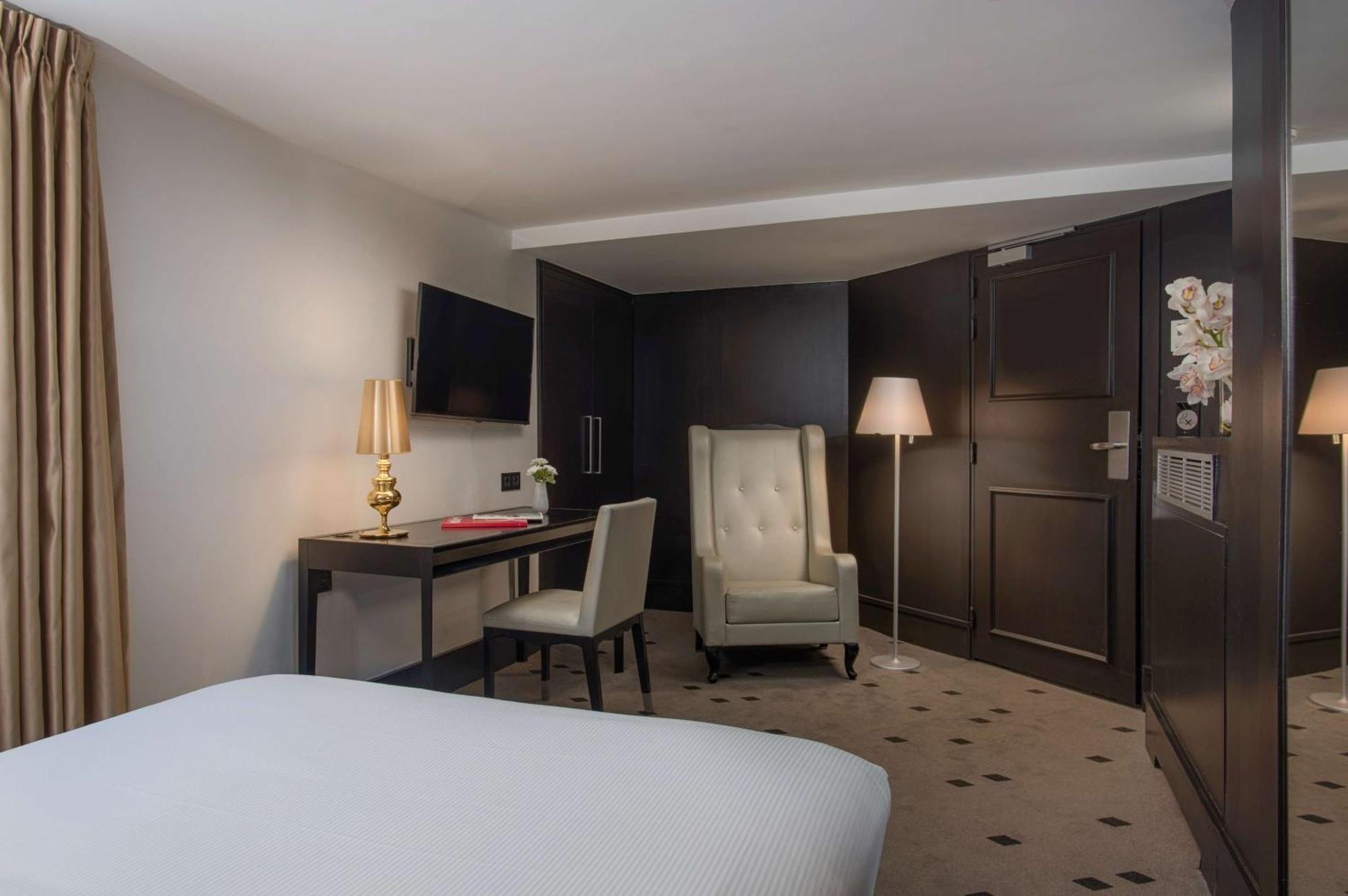 Nh Champs-elysees 4* Parigi