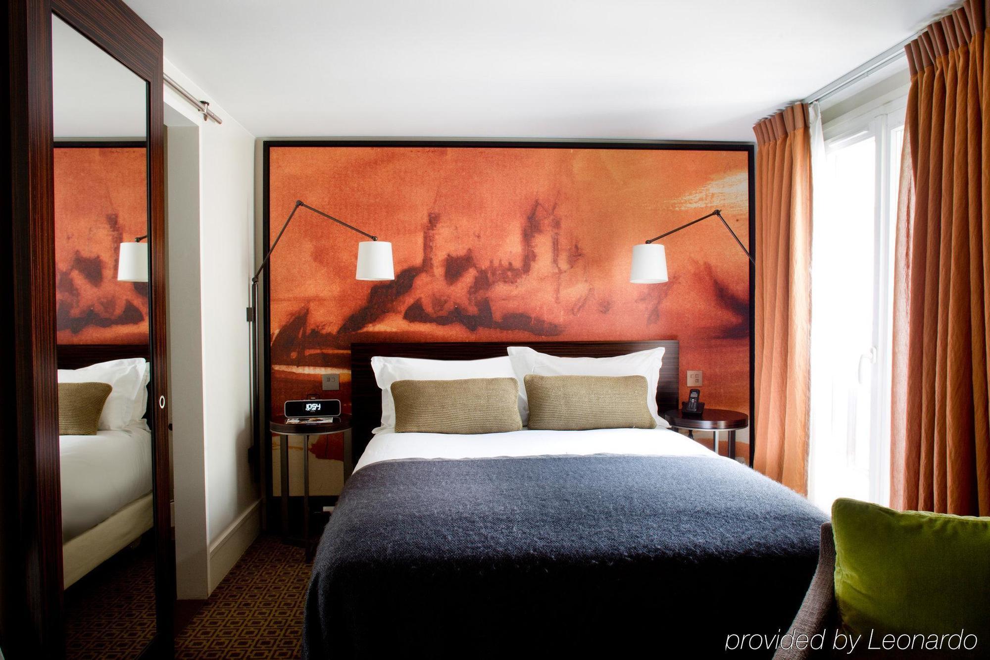 Hotel Nh Champs-elysees Parigi